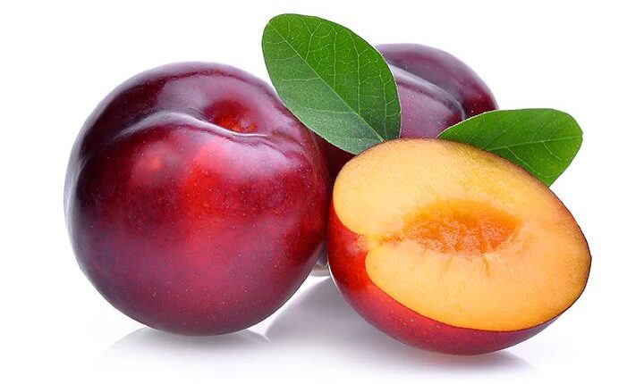 The 6 Best Benefits of Plums